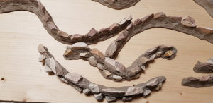 Mauern aus Ton mit Steinen